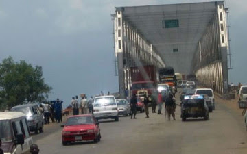 suicide onitsha bridge