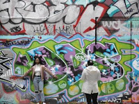 Ladies & graffiti on the Bankside, malooka