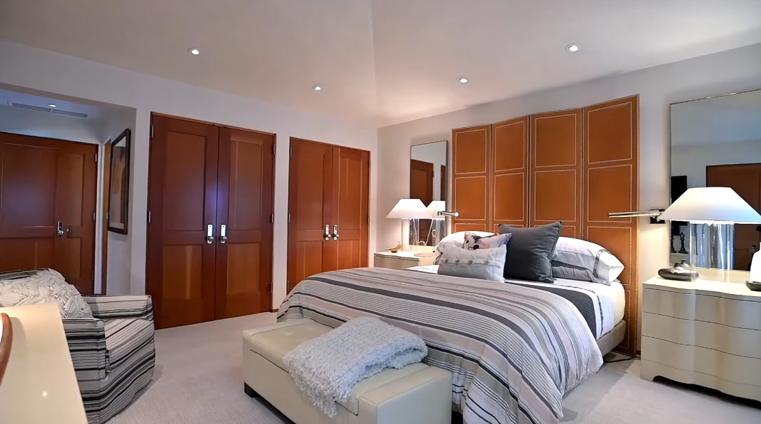 41 Interior Design Photos vs. 80 Woodacre Dr, San Francisco, CA Luxury Home Tour