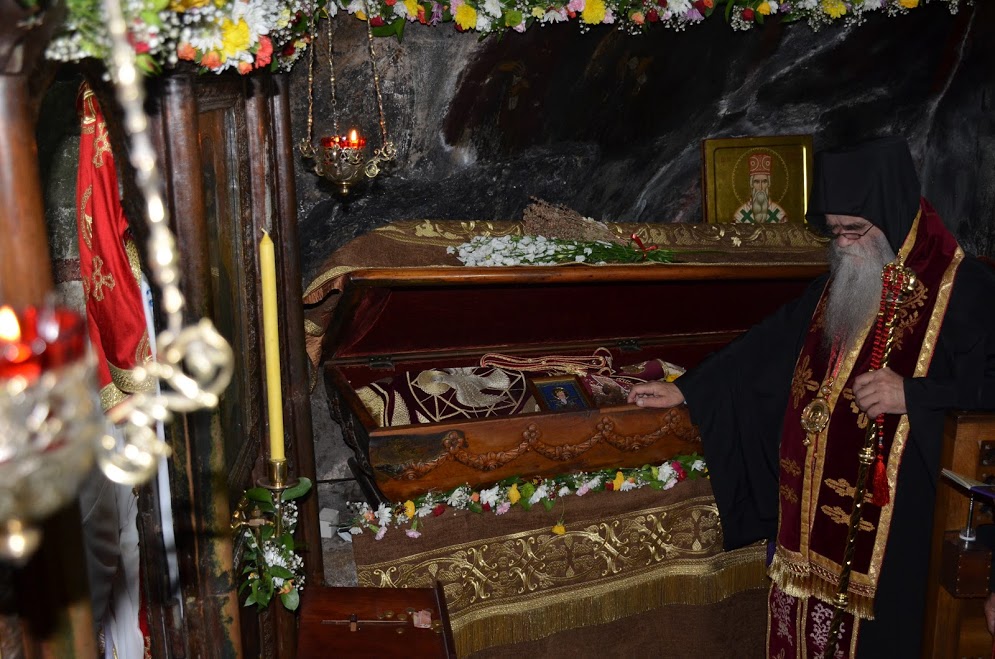 мощи святого василия. мощи иоанна богослова. святитель мелетий рязанский мощи. василий острожский мощи. василий острожский чудотворец мощи.