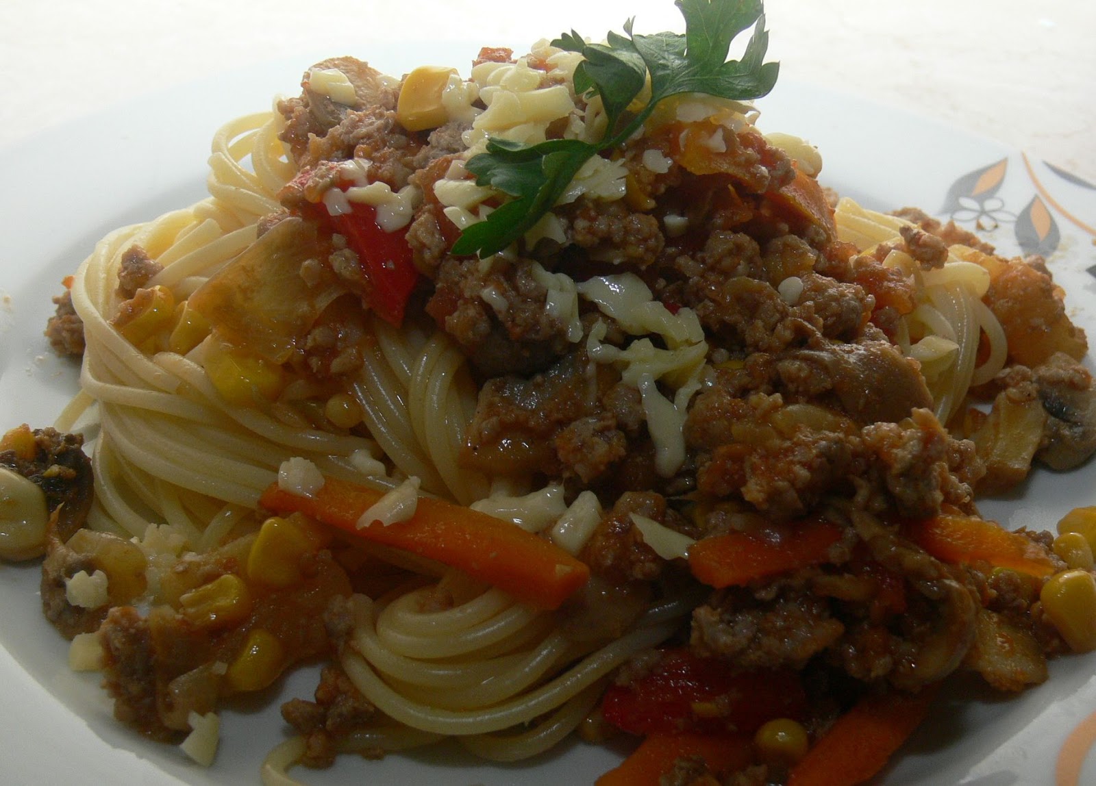 gotowanie...kocham to spaghetti, makaron z mięsem mielonym