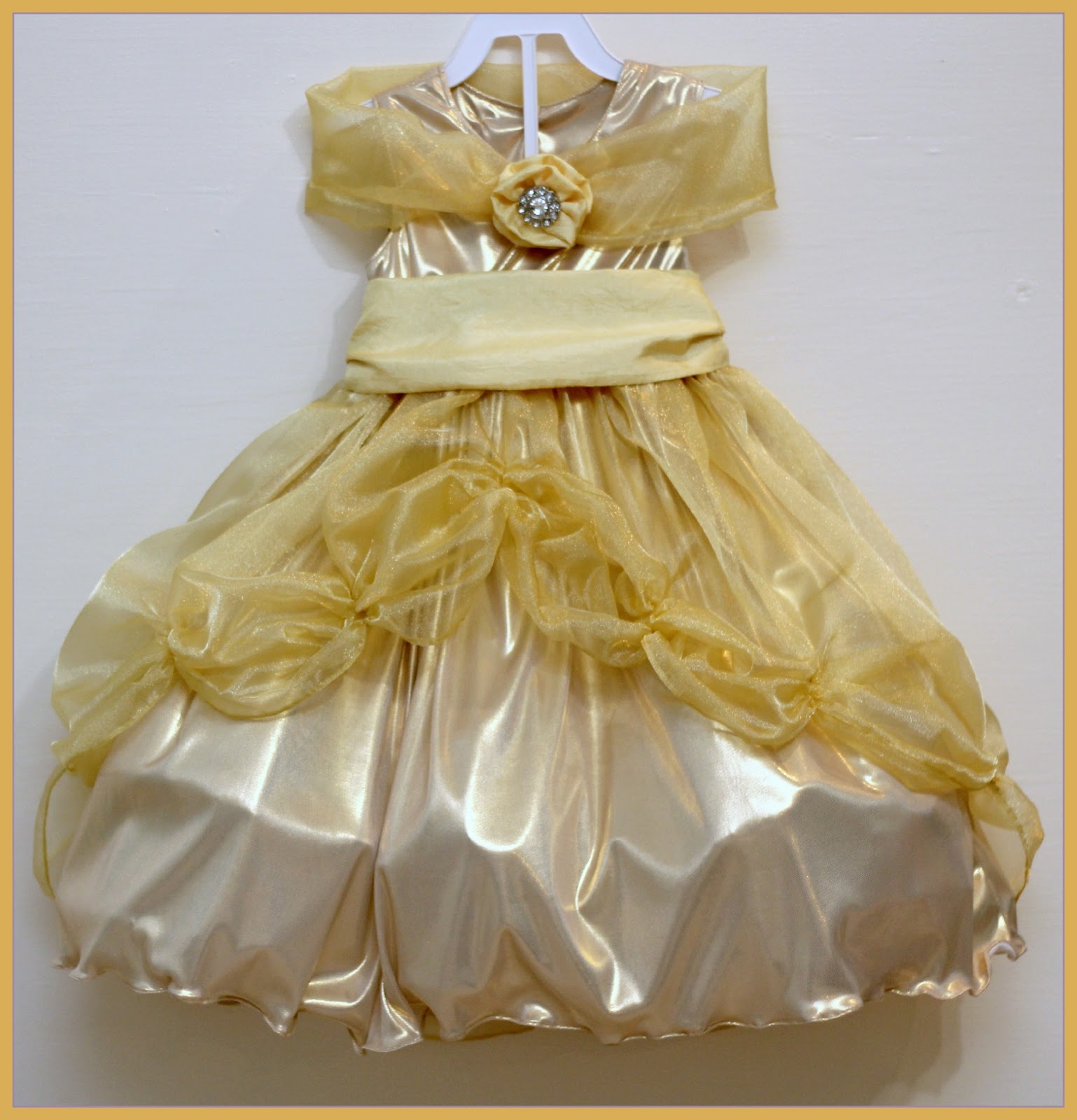 Peaches and Bees: Belle Dress for Little Momo