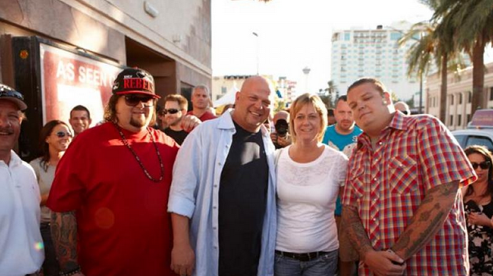 Buzo Meseta Crítica Fans of the show "Pawn Stars" want to visit the Gold and Silver Pawn Shop  when they are in Las Vegas | Las Vegas Pawn Stars VIP Tour - Call For  Tickets 702-804-9755