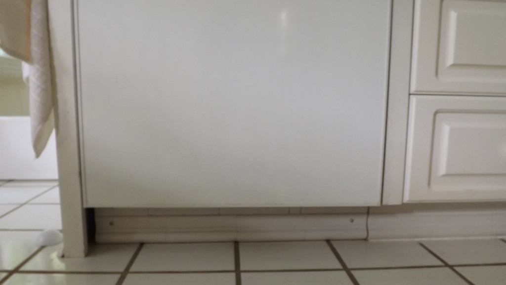MARIETTE'S BACK TO BASICS {Tile Baseboard in Our Kitchen}