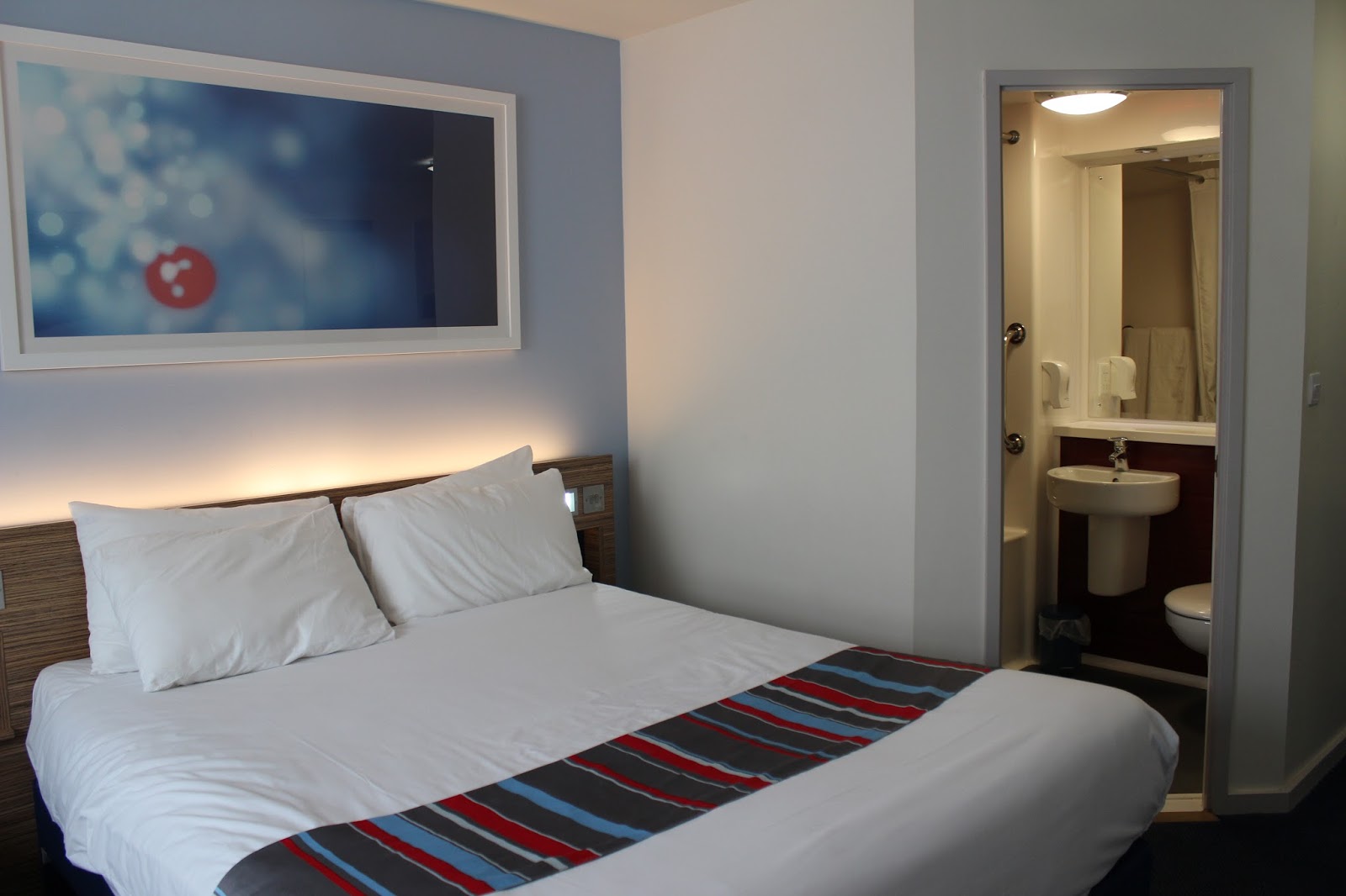 Wellington Somerset Travelodge Family Room Review Emily and Indiana