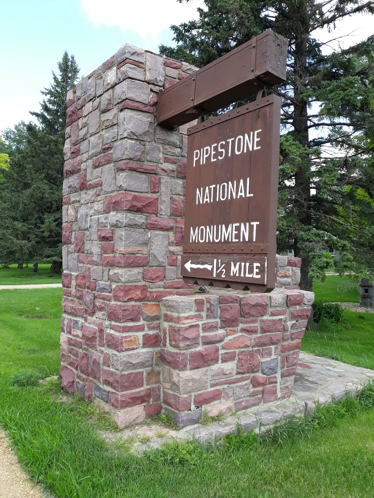 Bob and Carol "Scottish Rovers" 5th Wheeling 2018 07 15 Pipestone, MN