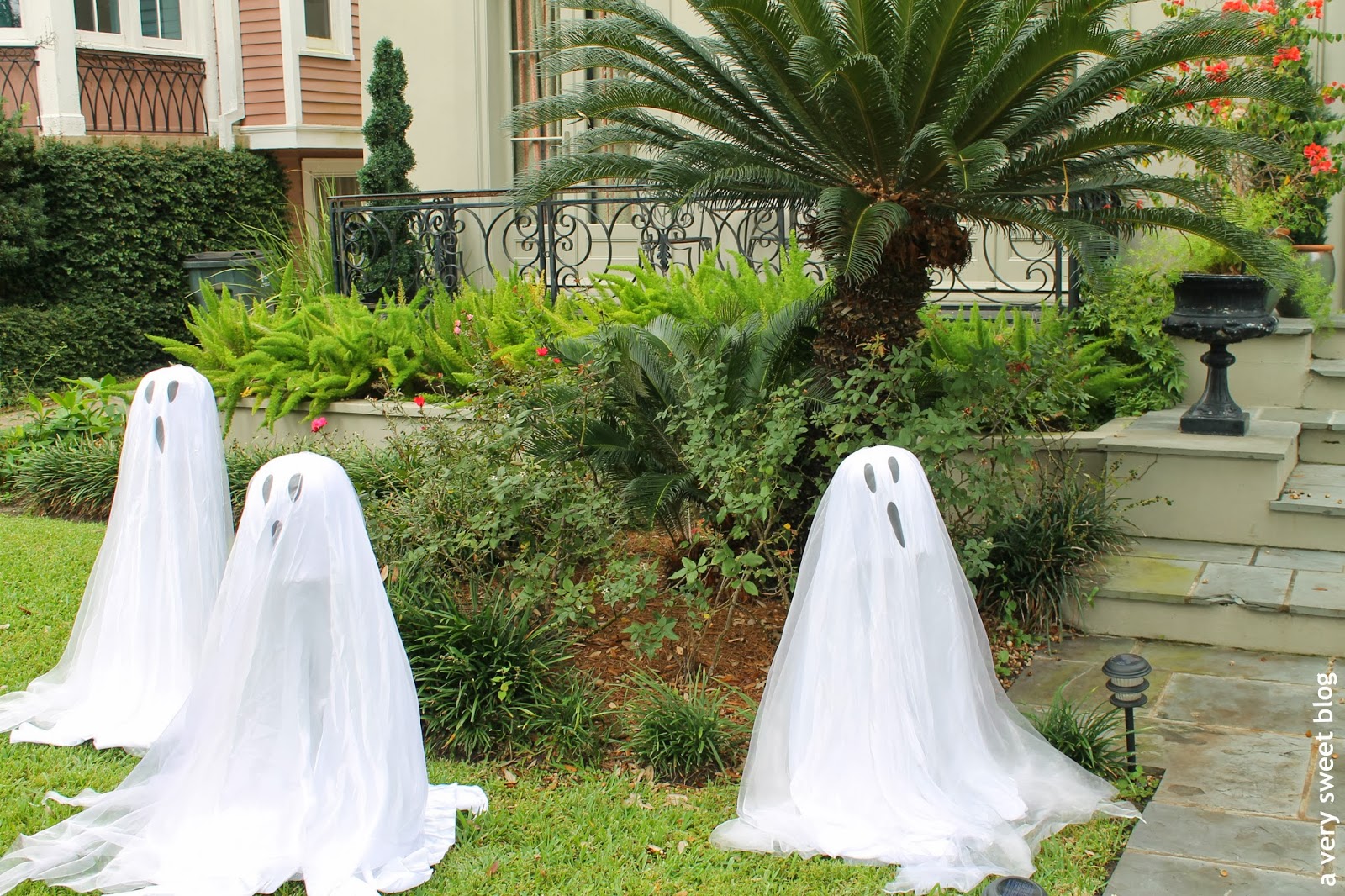 Halloween Decorated Homes New Orleans 2013 A Very Sweet Blog