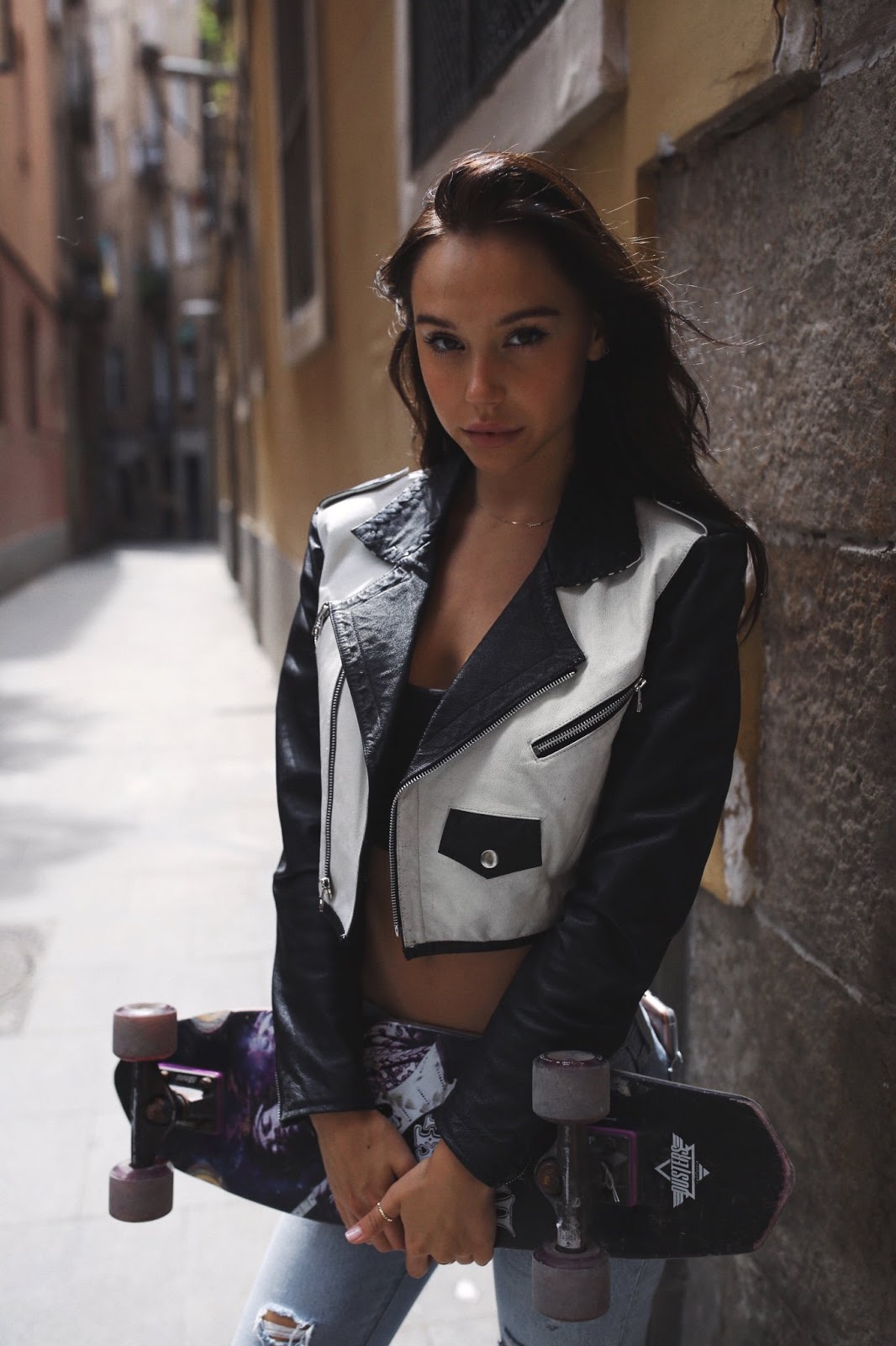 Alexis Ren Social Media Images - Indian Models & Actress