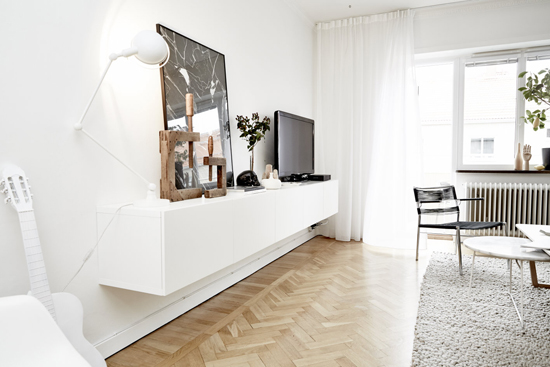 A bright scandinavian apartment for sale in Lärlingsgatan, Sweden via Västanhem