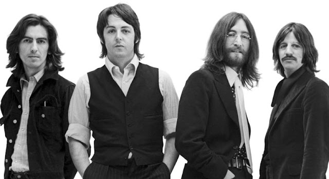 Beatles e seus longos cabelos.