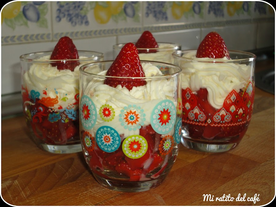 Fresas con nata (crema de leche)