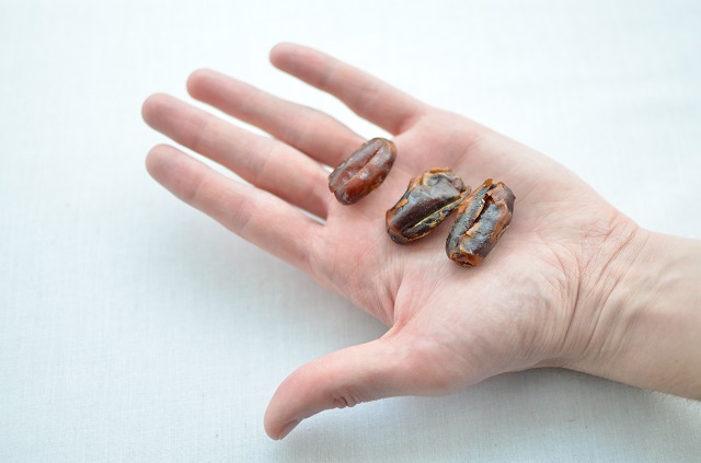 Tanpa Kamu Sadari, Jumlah Ganjil Kurma yang Dianjurkan Nabi Bisa Mendatangkan Hal Ini! Tanpa Kamu Sadari, Jumlah Ganjil Kurma yang Dianjurkan Nabi Bisa Mendatangkan Hal Ini!