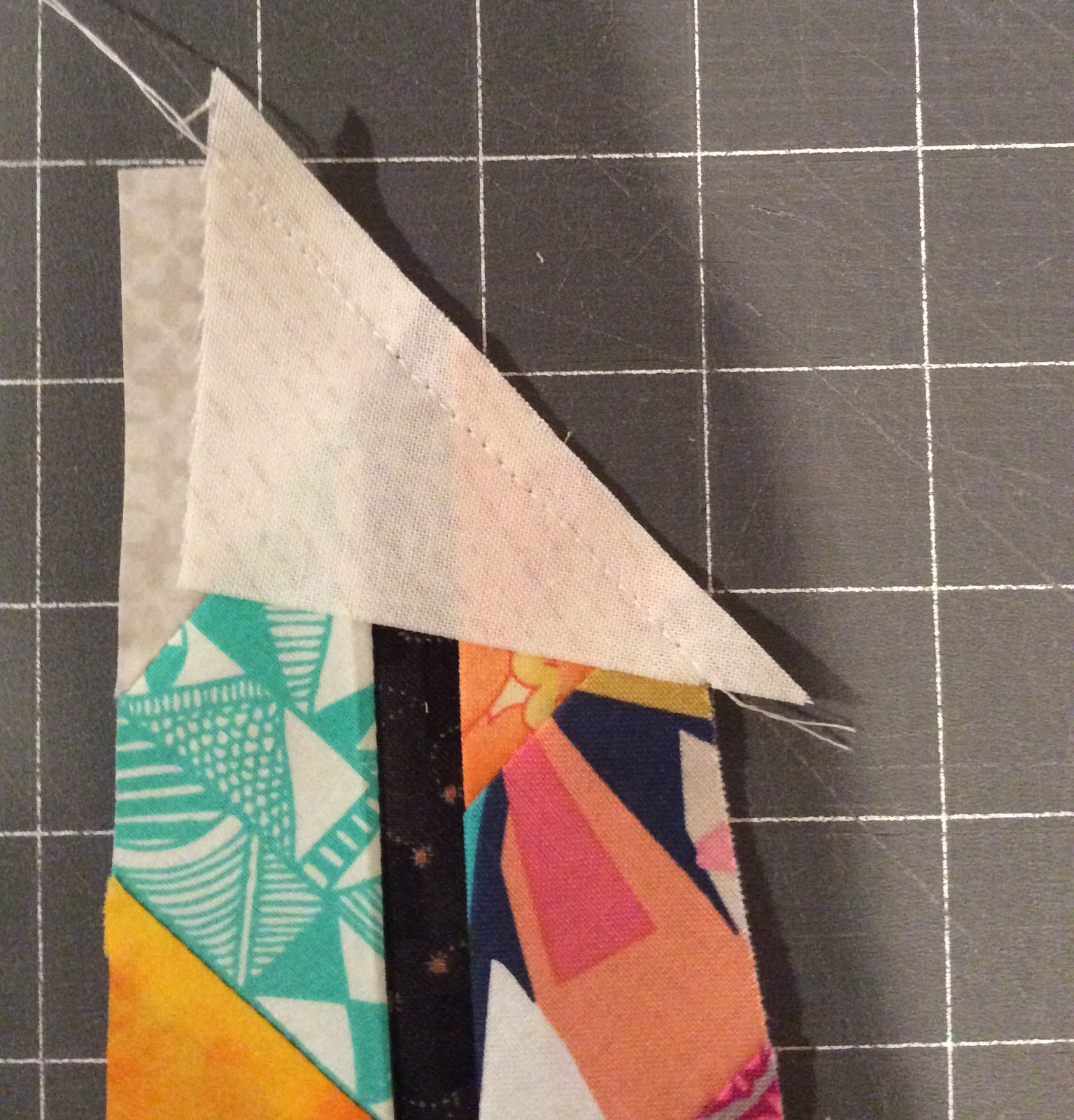 Stash Bee Hive 9 July Tutorial Feather Block