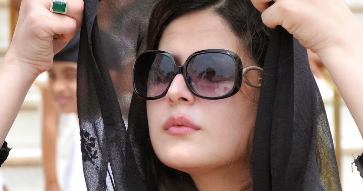 High Quality Bollywood Celebrity Pictures Zarine Khan Looks Absolutely Ravishing Without Makeup