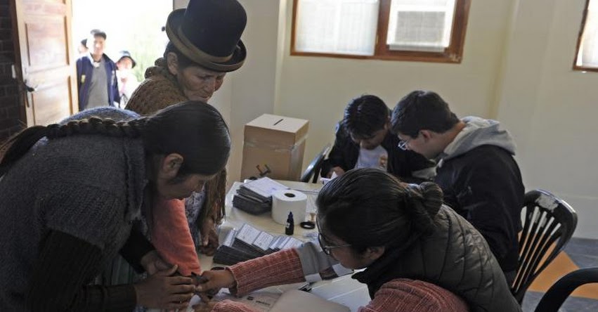 ¿QUIÉN GANÓ LAS ELECCIONES BOLIVIA 2019? Segunda vuelta entre Evo Morales y Carlos Mesa será en diciembre - EN VIVO - www.oep.org.bo ¿QUIÉN GANÓ LAS ELECCIONES BOLIVIA 2019? Segunda vuelta entre Evo Morales y Carlos Mesa será en diciembre - EN VIVO - www.oep.org.bo