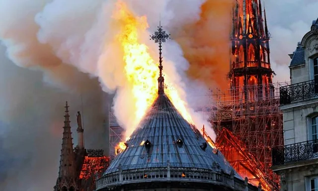 Incendio en París - Catedral de Notre Dame 