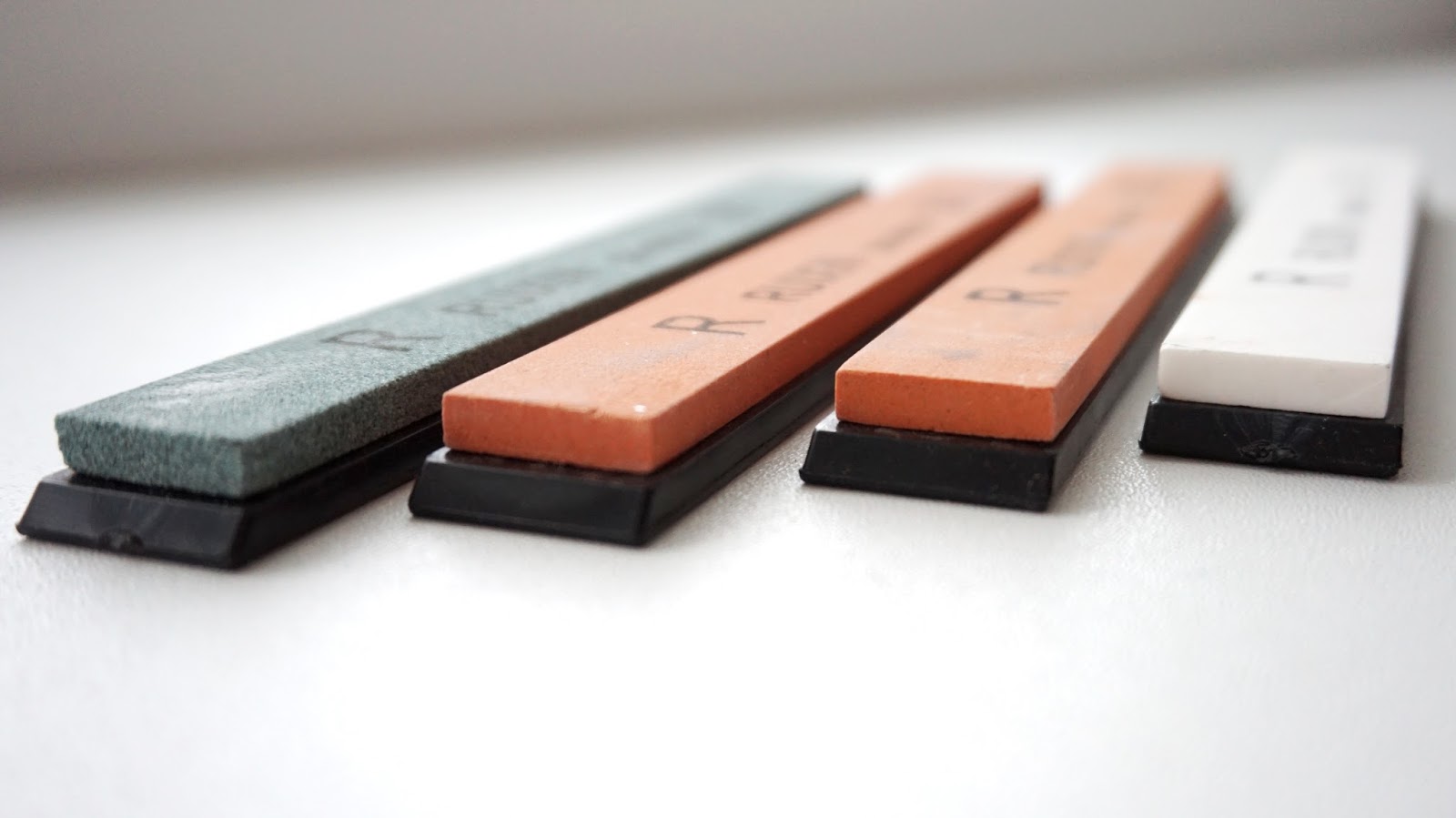 камень точильный f800. маркировка точильных камней ruixin. точильный камень 6000 грит. лезвие на заточка 1500 грид. зернистость точильных камней p180.