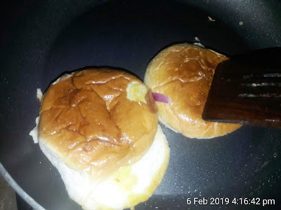 pav-buns-are-toasted