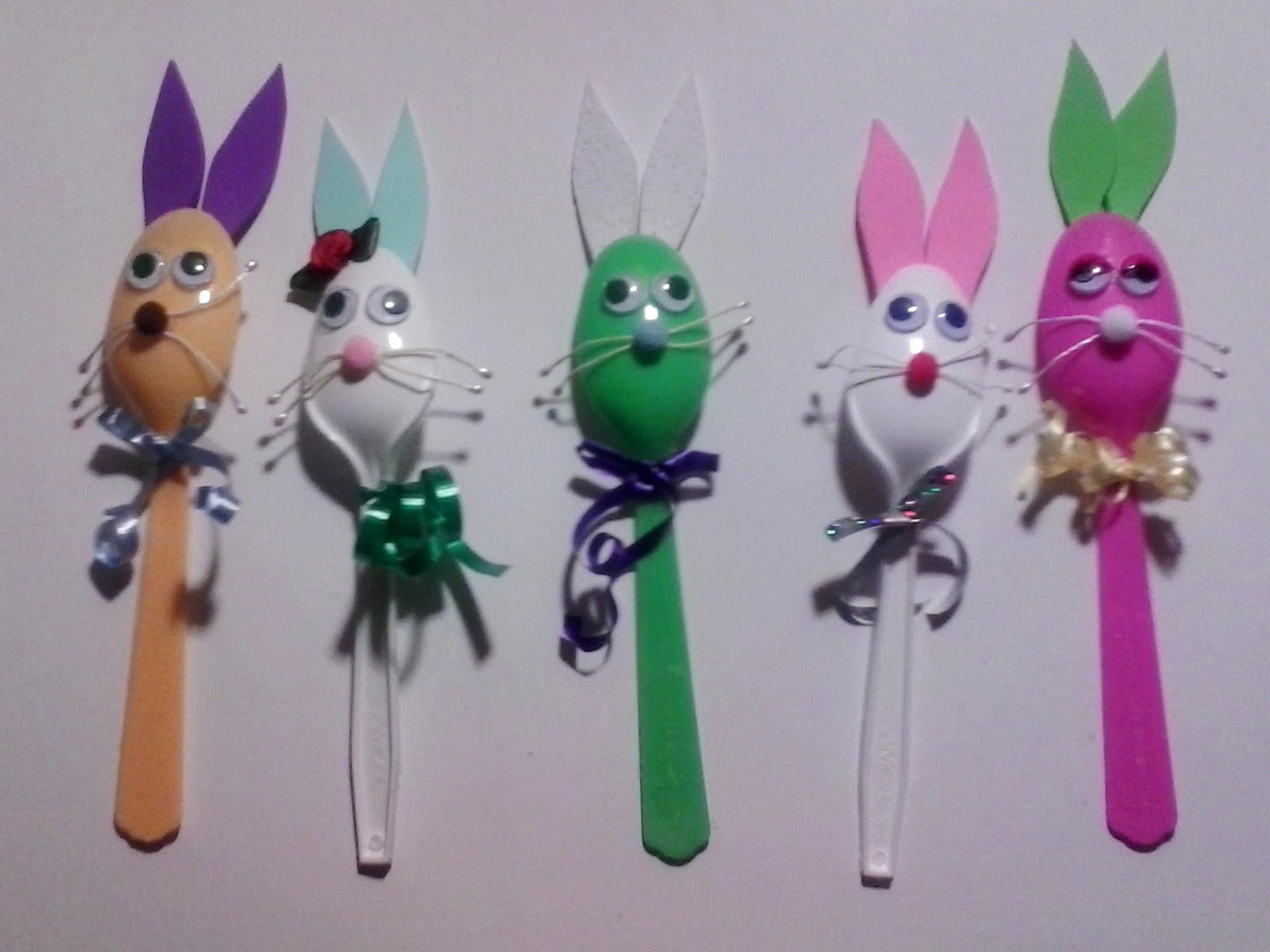 Memory Maker EASTER PLASTIC BUNNY SPOONS