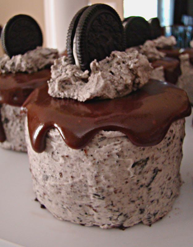 SweetBakedLove Oreo Swiss Meringue Buttercream...no twist, lick and