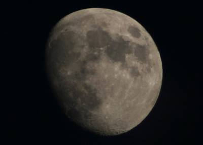 moon photo with Canon EF 75-300mm 1:4-5.6 III