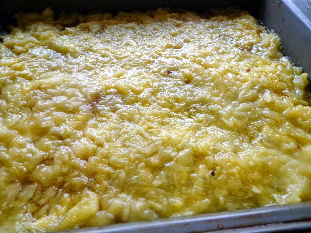 Pineapple upside-down cake by Laka kuharica: carefully spread pineapple puree over the brown sugar