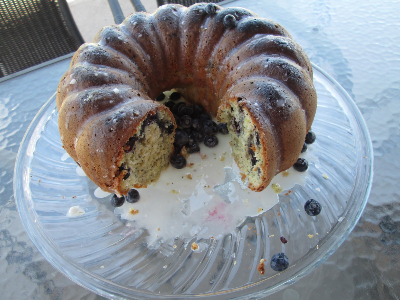 Canela kitchen (gloria) Glazed lemon blueberry poppy seed bundt cake