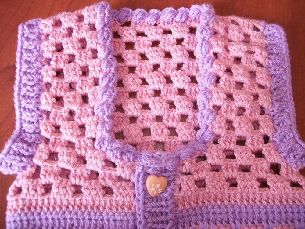 Motifli Tığ İşi Bebek Yeleği Nako Pırlanta