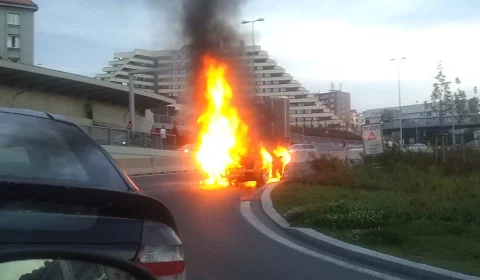Lamborghini Gallardo incendiando-se