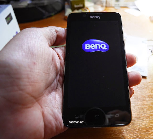 Switching on the handset, and you will be greeted by the BenQ logo