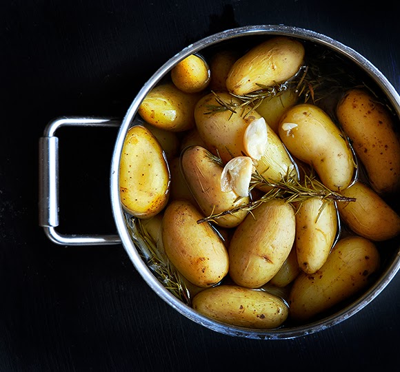 Rosemary boiled potatoes