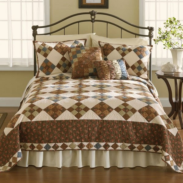 How to buy designer bed quilts