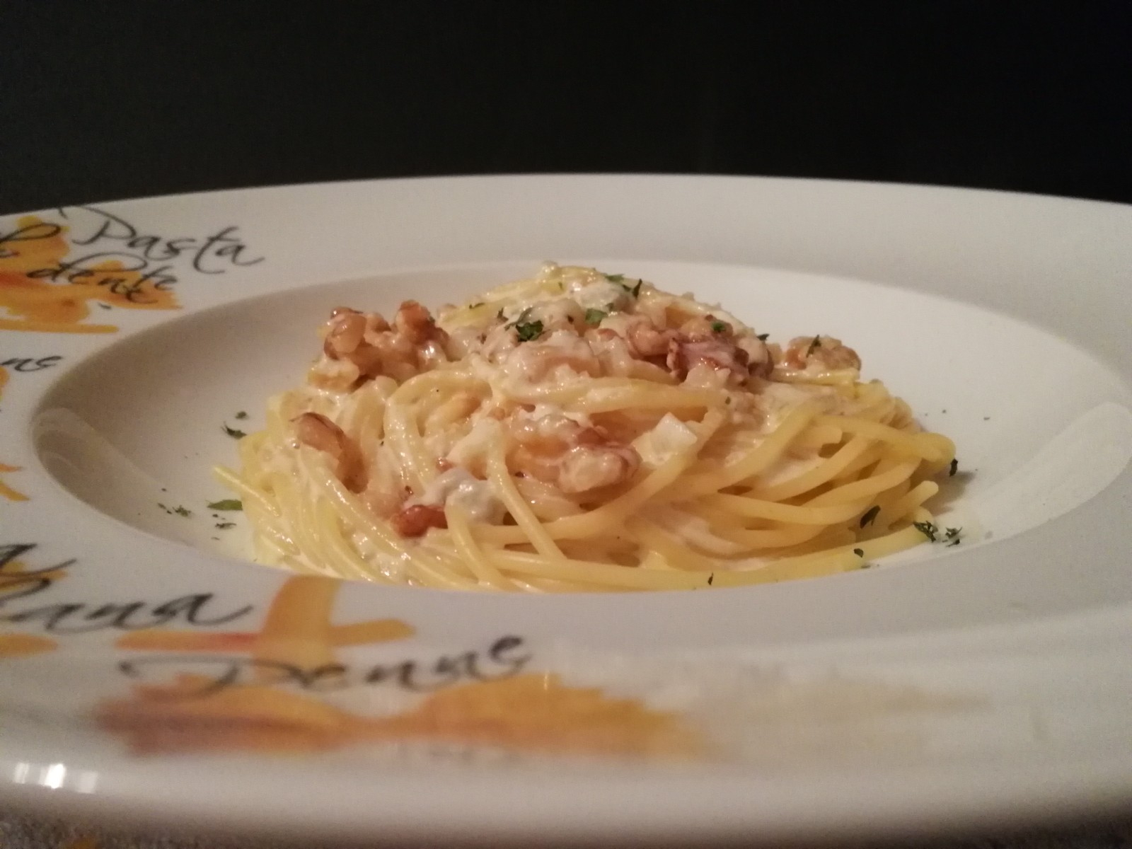 Spaghetti mit Gorgonzola-Walnuss Soße - Soni - Cooking with love