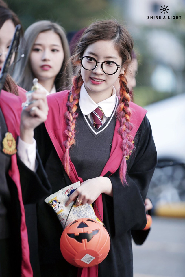 트와이스 다현 똥머리 | 인스티즈