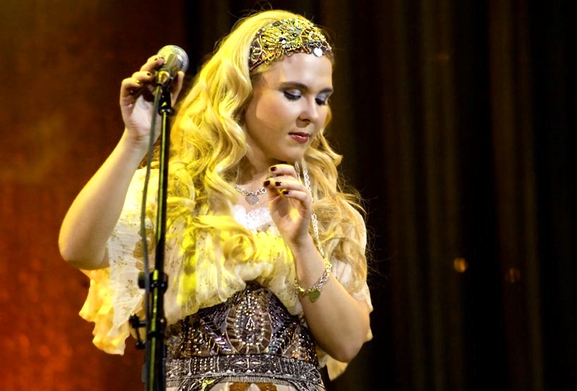 Людмила николаева и ансамбль русская душа. Российская певица народных песен. Девятова. Екатерина шаврина. Надежда кадышева.