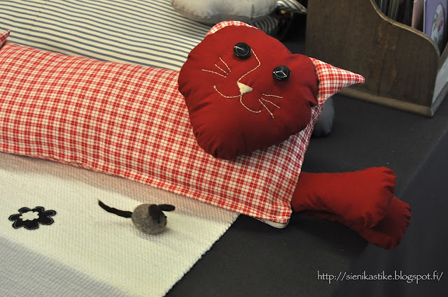 подушка в виде кота, kissatyyny, koristetyyny, sisustustyyny, home decoration pillow, cat pillow