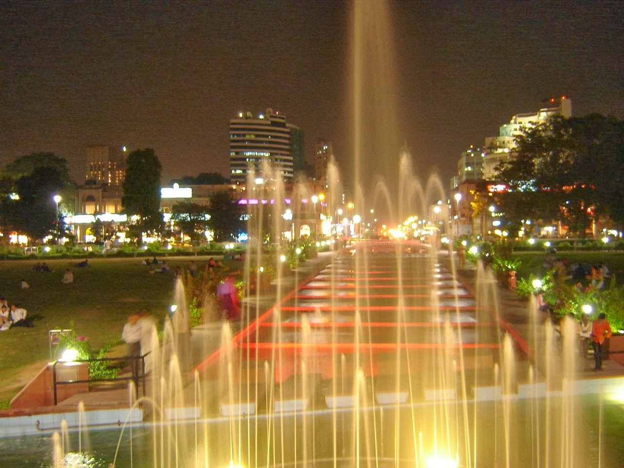World Travelling Places: Connaught Place in New Delhi