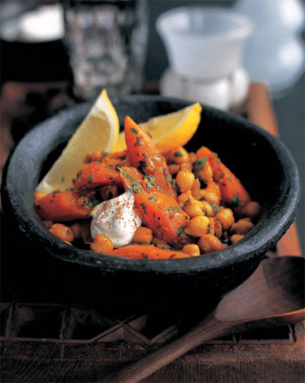 vegetable tagine: Spicy arrot and chickpea tagicne with turmeric and coriander