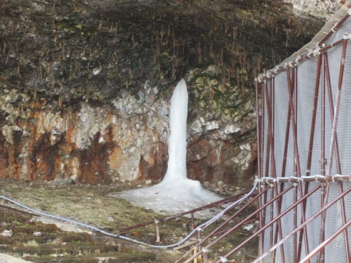 道東の旅 13 春 163 羅臼のひかりごけ Bojan International