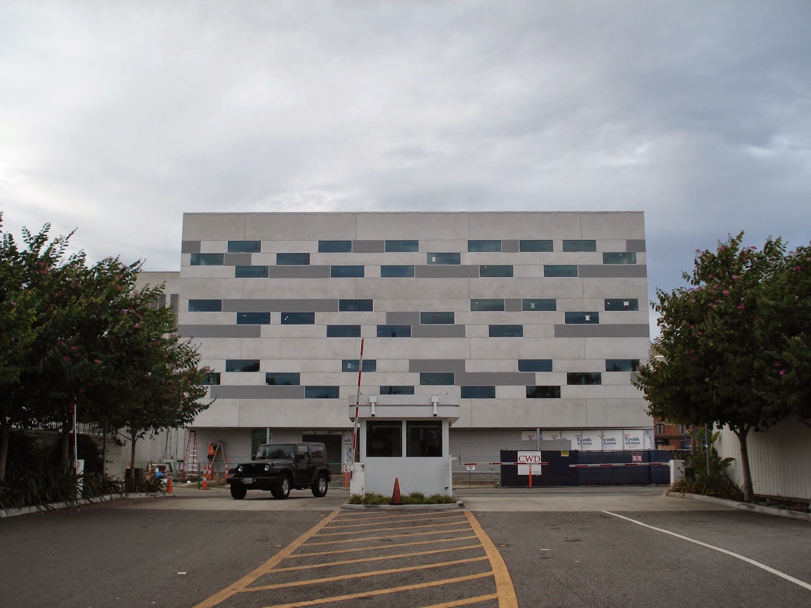 Building Los Angeles New Sony Studios Office Building Gets its Skin