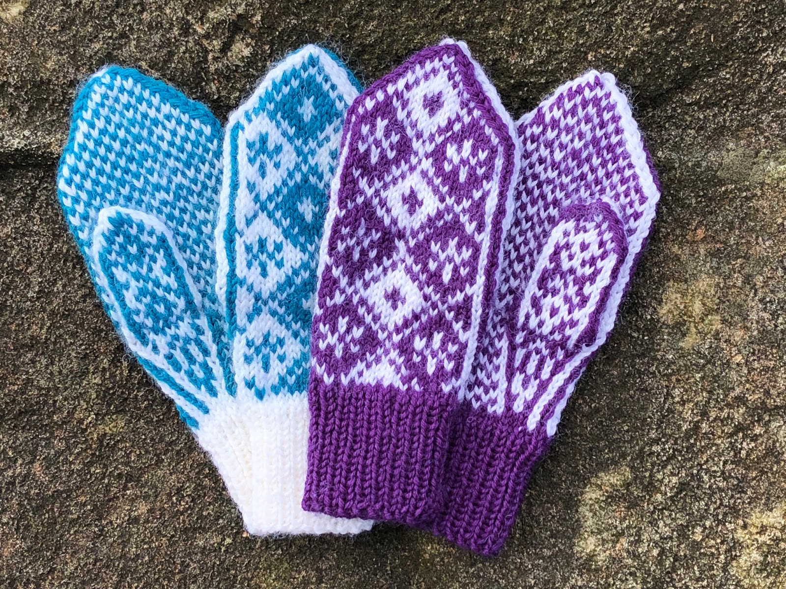 Стих про варежки для детей. Варежки. Две пары варежек. Трое варежек. История происхождения рукавицы.