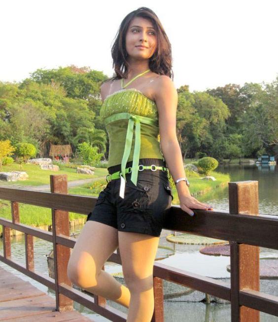 Radhika Pandit s POSES Stunning and Beautiful, Have a Glance