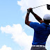 Đông khán giá khiến Tiger Woods putting hay hơn?