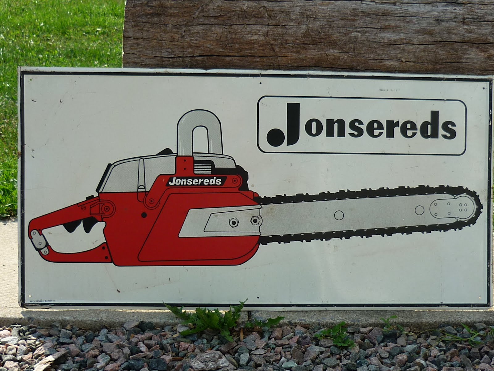 VINTAGE CHAINSAW COLLECTION CHAINSAW SIGNS COLLECTION. (PICTURES).