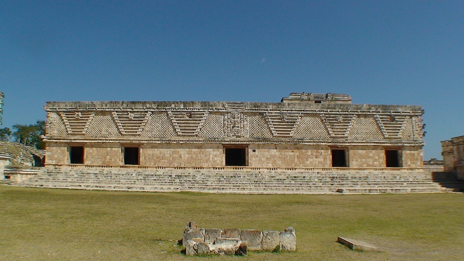 From Indians to Hot Dogs: Pre-Columbian architecture