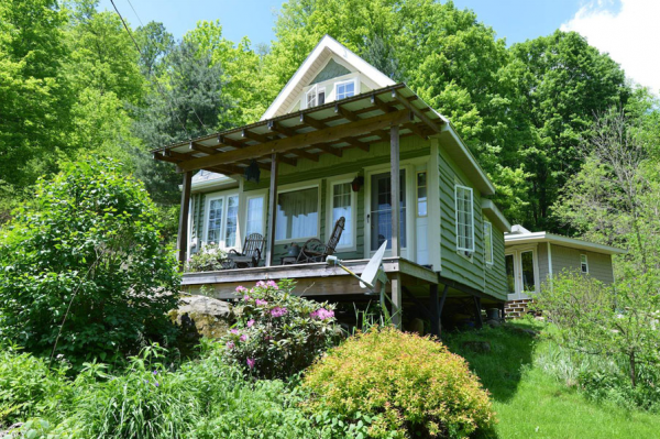 Tiny House Town Cottage With An Eclectic Interior 450 Sq Ft