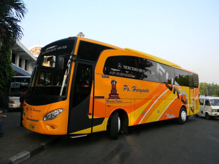 The+Phoebus+PO+Haryanto+-+Jetbus+HD+Adi+Putro_Depan.jpg
