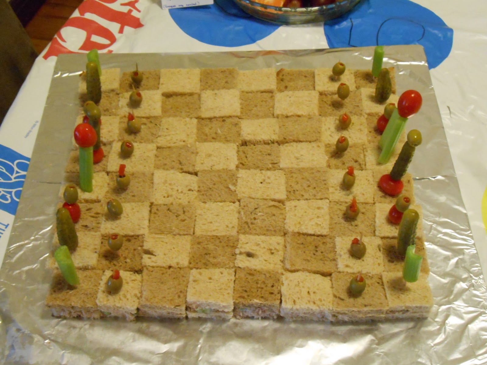 do-it-yourself-ditders-theme-parties-board-game-party-food