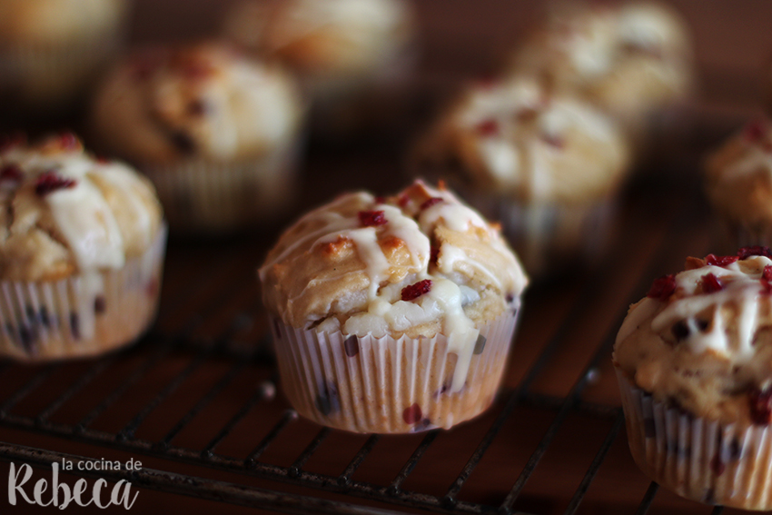 La cocina de Rebeca Muffins de arándanos secos y chocolate blanco