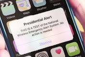 200 Million Cellphones in the US Suddenly Get President Trump's Warning (Presidential Alert)